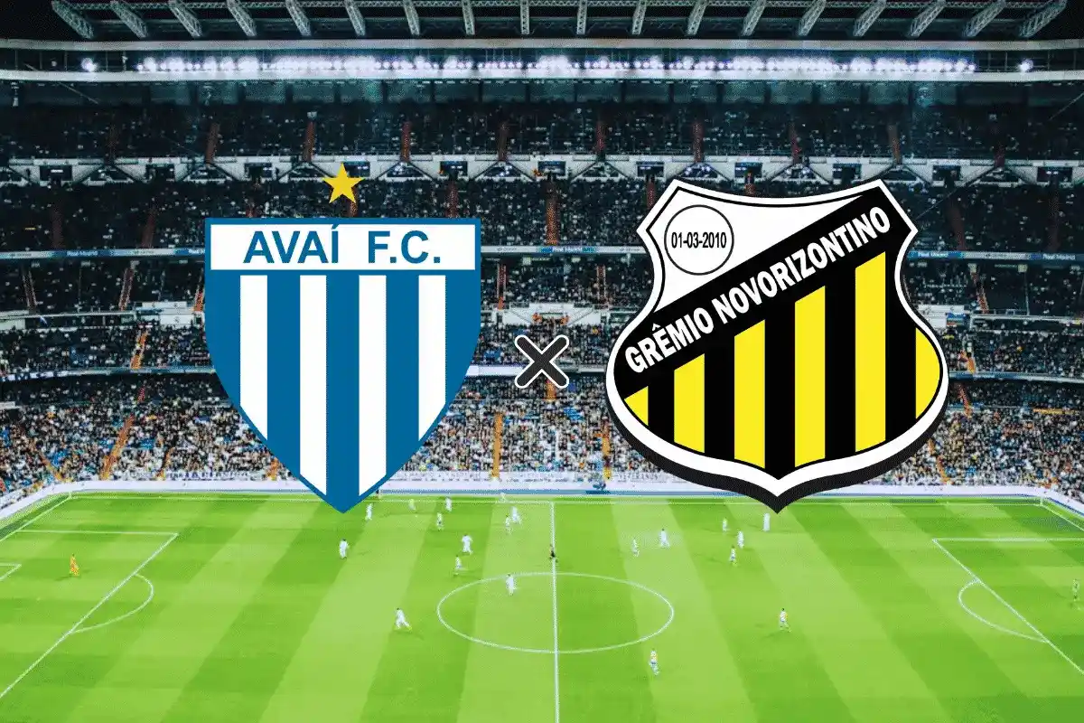 Montagem digital para o jogo Avaí x Novorizontino (03/05) sobreposta a uma foto panorâmica de um estádio de futebol lotado. À esquerda, o escudo do Avaí F.C. em azul e branco; à direita, o escudo do Grêmio Novorizontino em preto e amarelo, separados por um "X" centralizado. No fundo, jogadores aparecem em campo sob as luzes dos refletores.